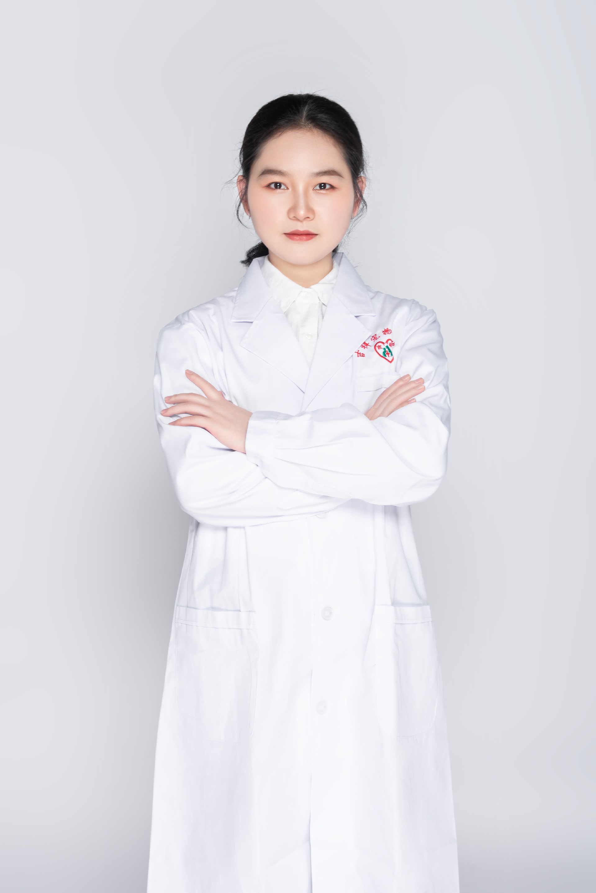 唐桂佳形象照1.jpg